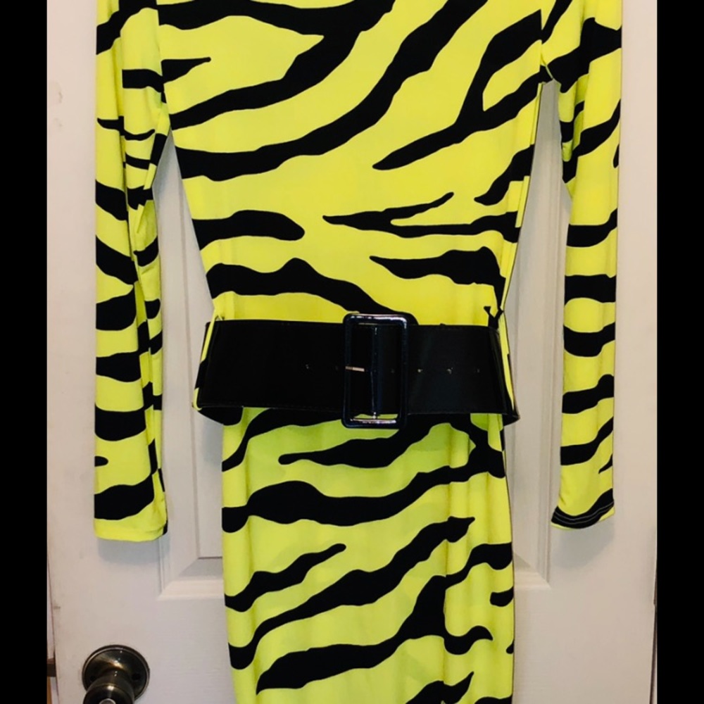 Dress - Picture 4 of 4